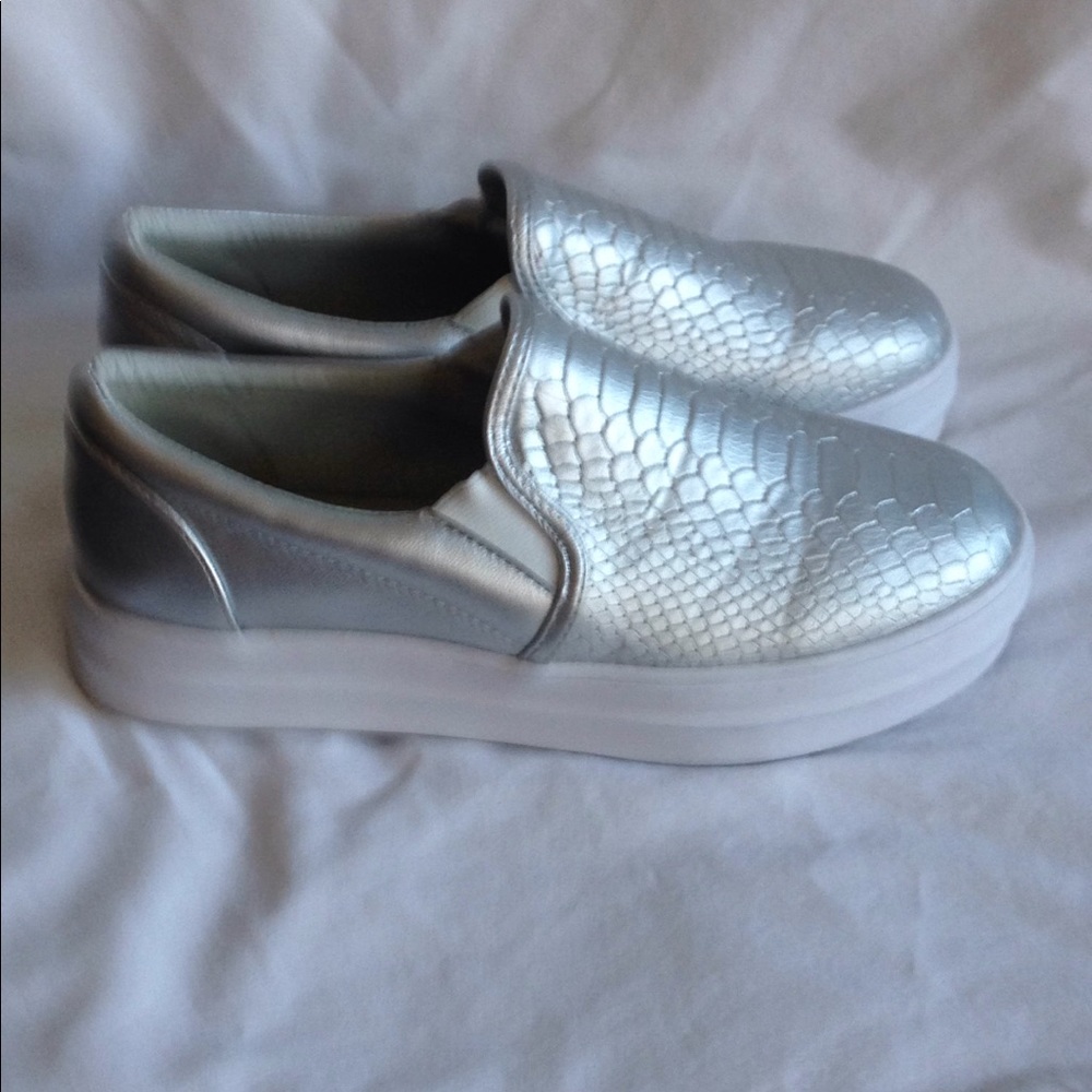 Women's  Fashion Sneakers Silver 6.5